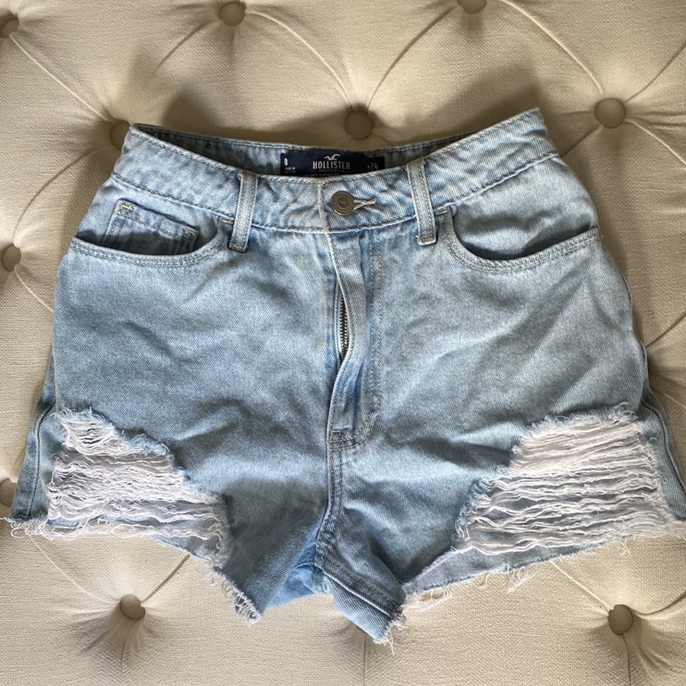 Hollister High-Rise Mom Short✨